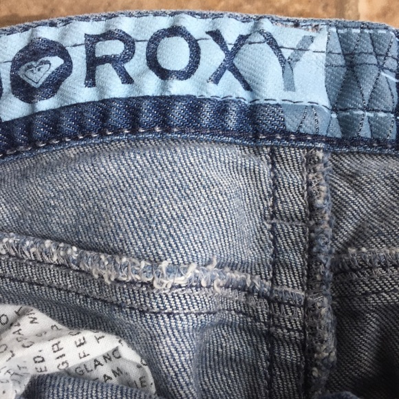 Distressed Roxy shorts - Picture 5 of 5